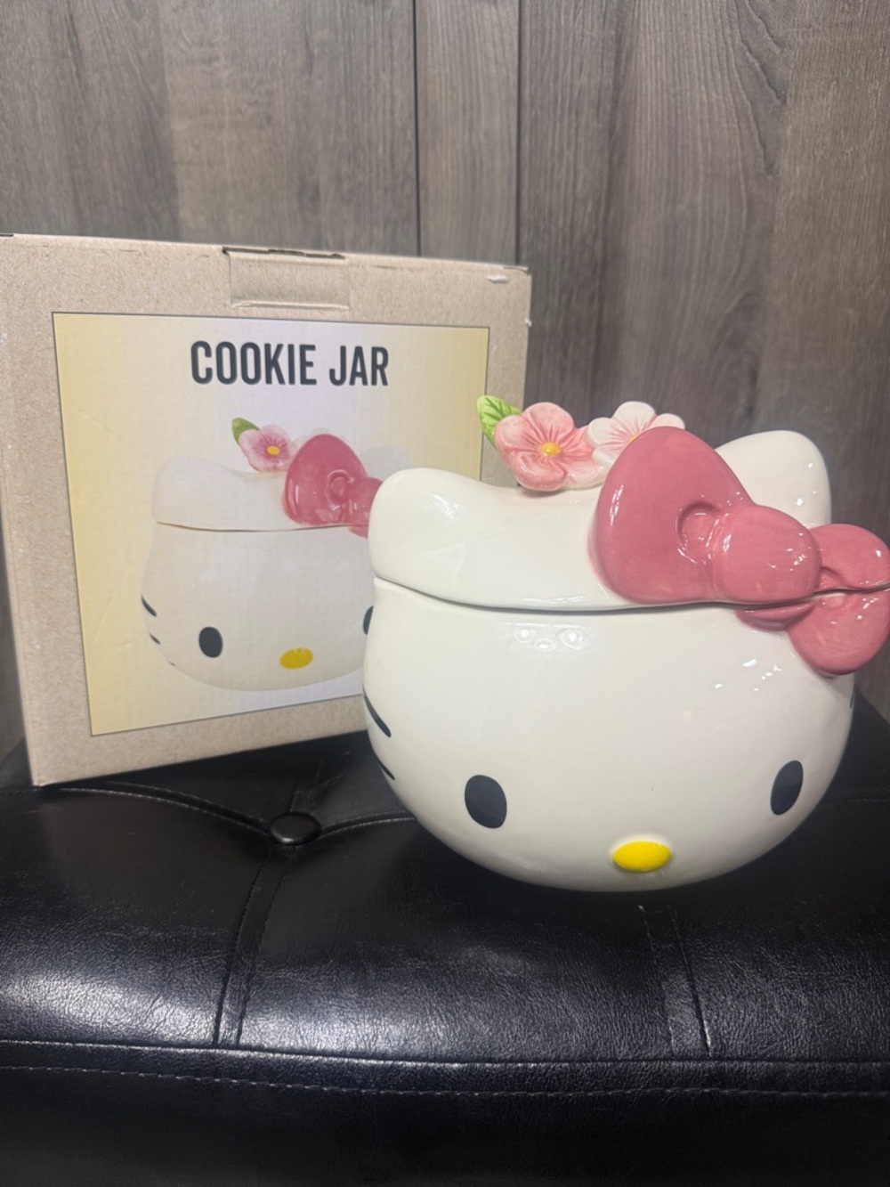 New Blue Sky Clayworks Hello Kitty 3D Sculped Floral Cookie Jar Heather Goldminc